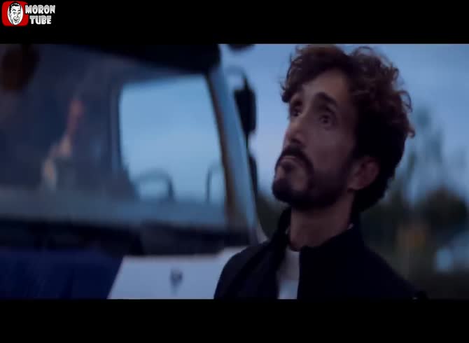 Video :When Renault (french cars) makes fun of Tesla